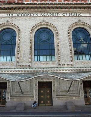 Help artists revive NYC neighborhoods: Build up culture and housing at the same time